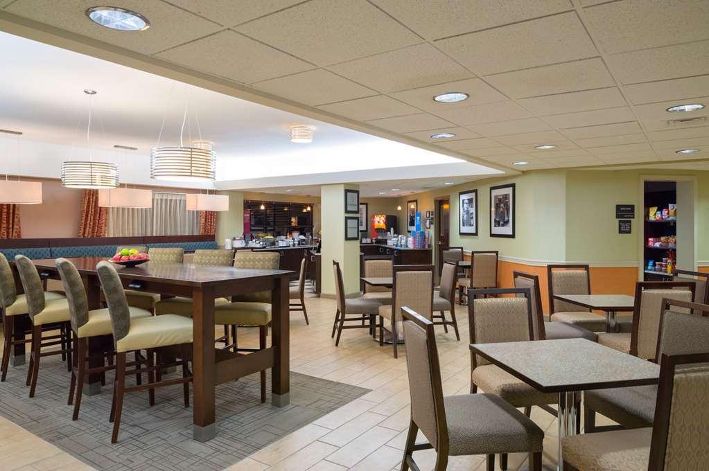 Larkspur Landing Carlisle Hotel Restaurant photo